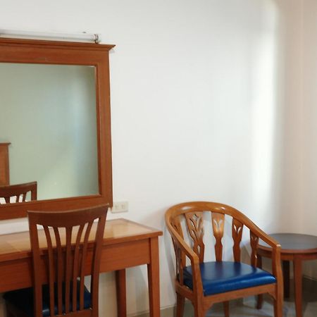 Bansuan Resort Nakhon Sawan Bagian luar foto