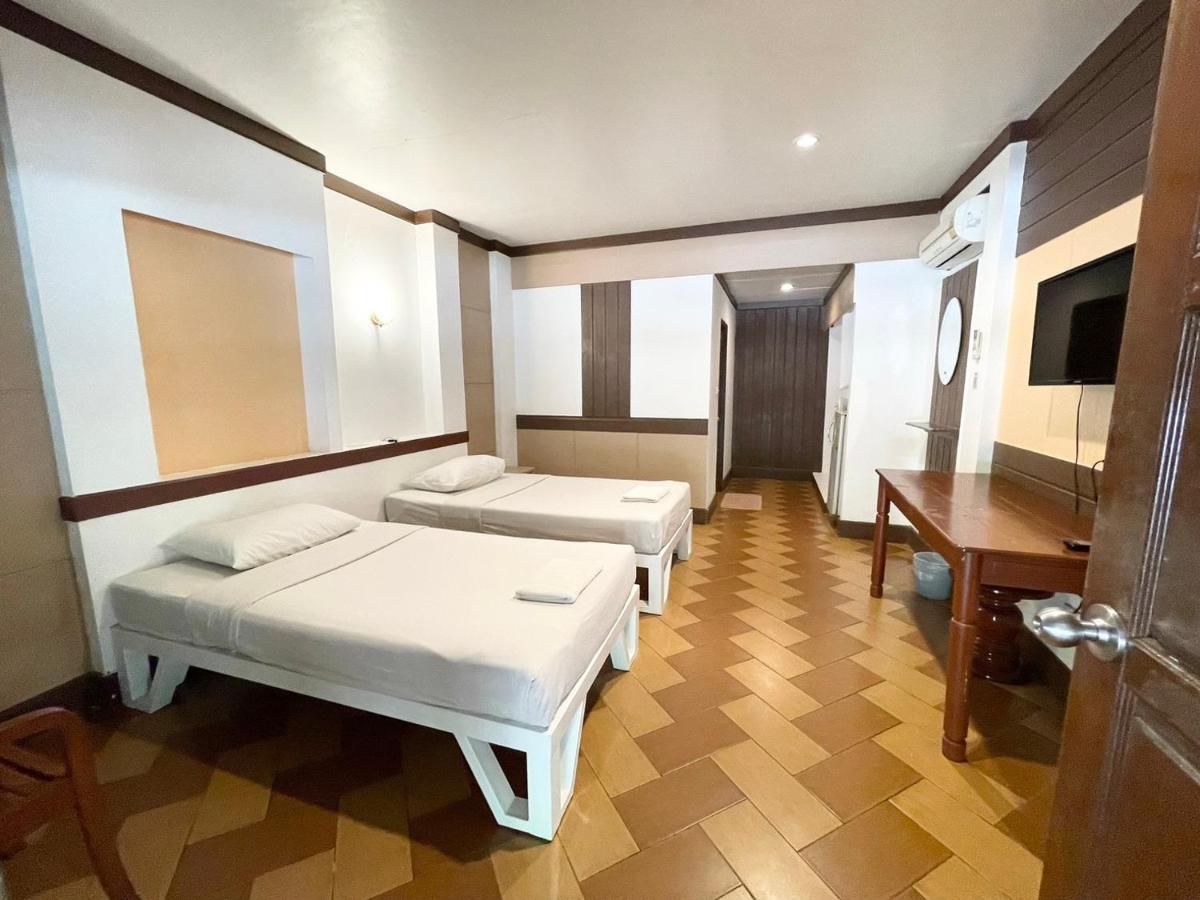 Bansuan Resort Nakhon Sawan Bagian luar foto