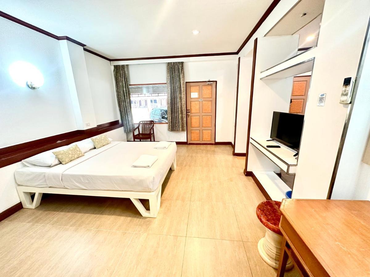 Bansuan Resort Nakhon Sawan Bagian luar foto