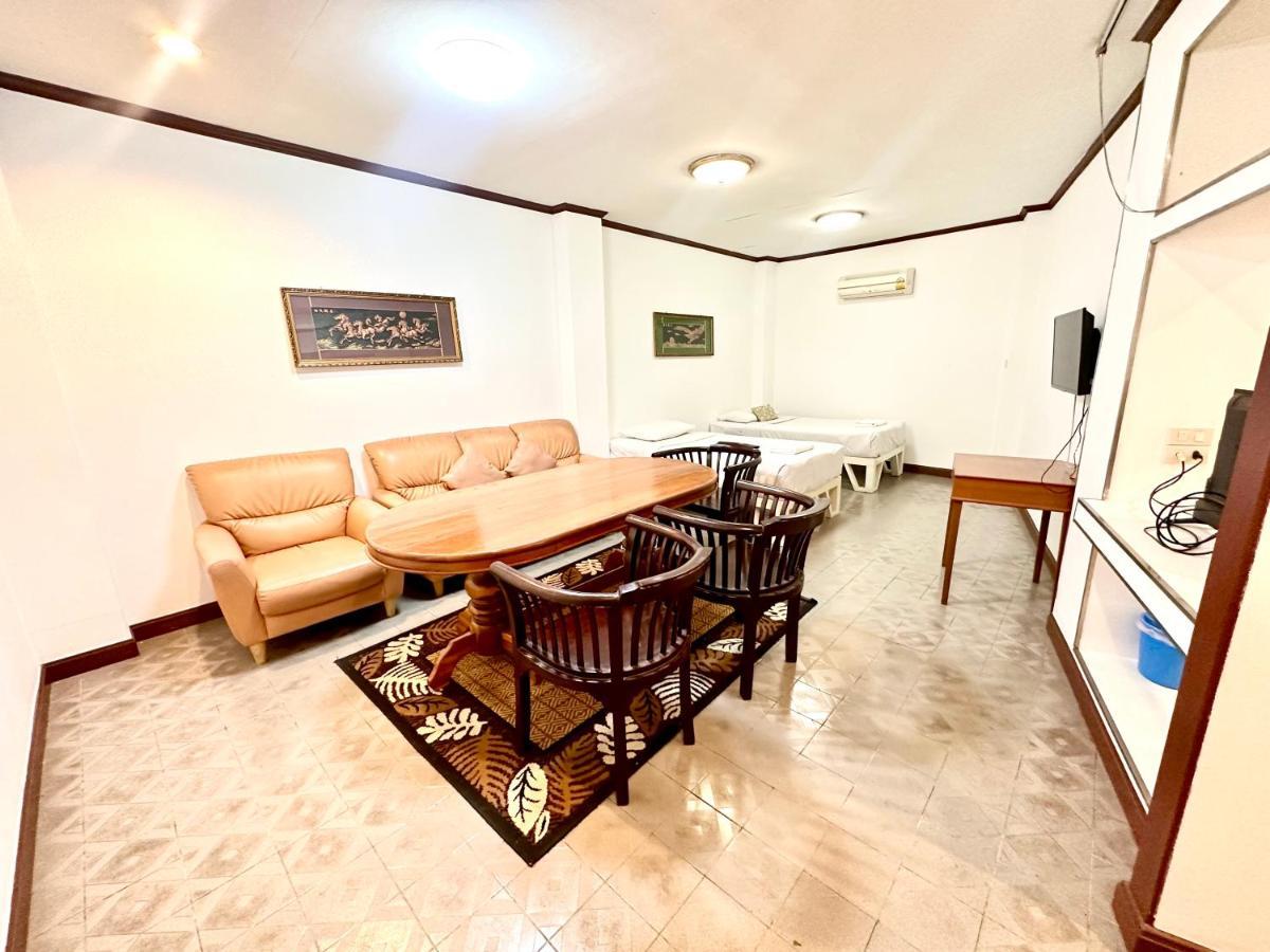 Bansuan Resort Nakhon Sawan Bagian luar foto