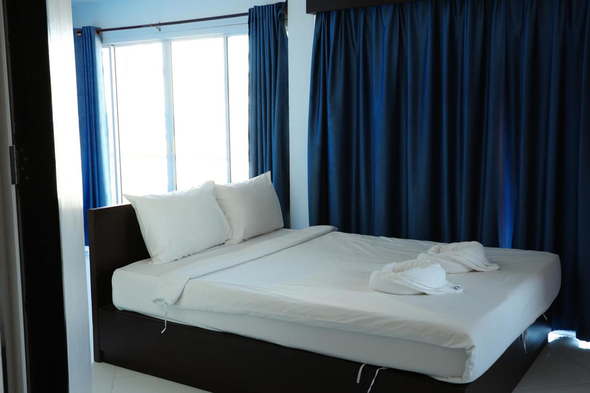 Bansuan Resort Nakhon Sawan Bagian luar foto