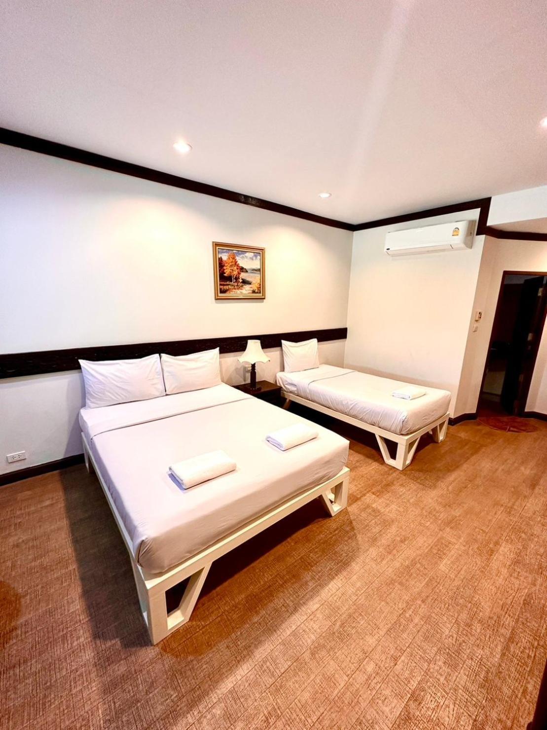 Bansuan Resort Nakhon Sawan Bagian luar foto